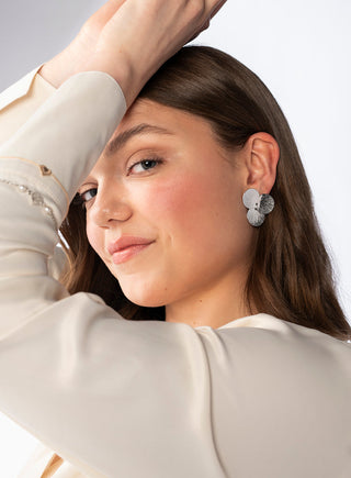 Tanssi stud earrings, silver