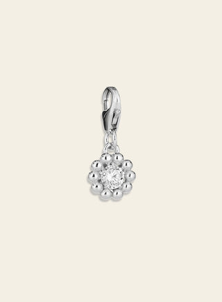 Daisy charm, hopeaa